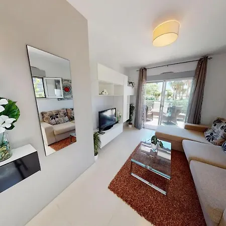 Erdgeschosswohnung In Punta Prima טורבייחה