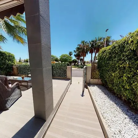 Erdgeschosswohnung In Punta Prima Apartamento